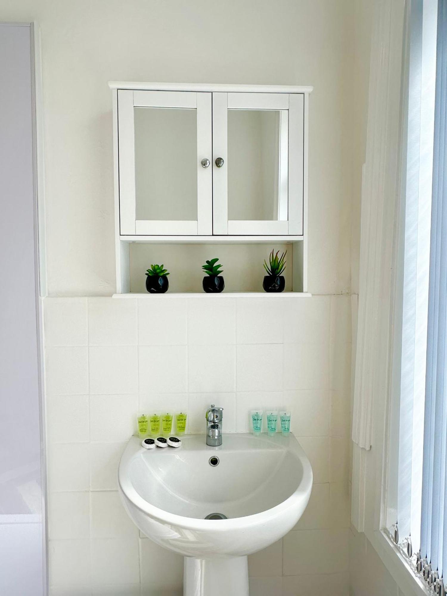 Cosy & Modern 4Bd House Near Anfield Stadium Villa Liverpool Bagian luar foto